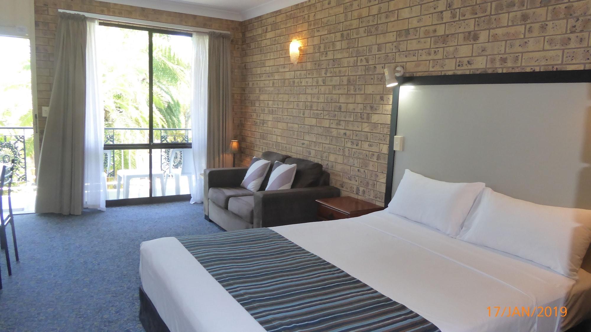 Tower Court Motel - Adults Only Haven Hervey Bay Exteriör bild