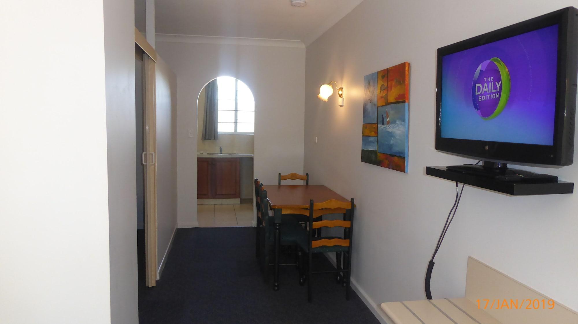 Tower Court Motel - Adults Only Haven Hervey Bay Exteriör bild