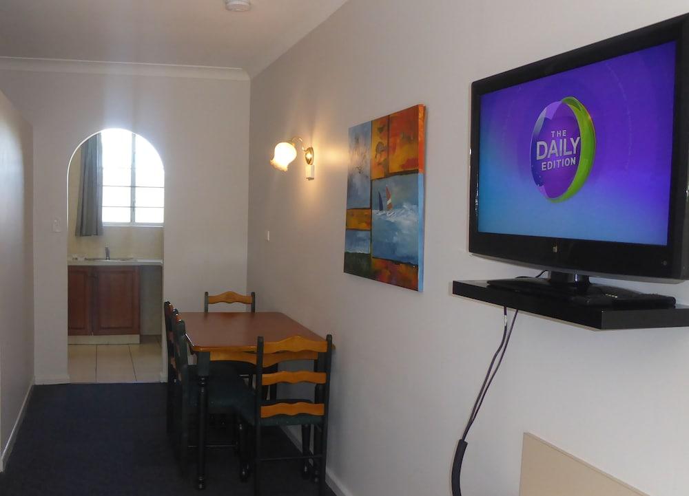 Tower Court Motel - Adults Only Haven Hervey Bay Exteriör bild
