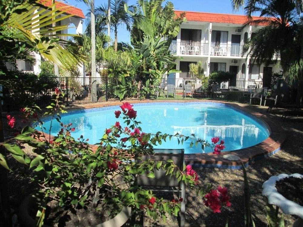 Tower Court Motel - Adults Only Haven Hervey Bay Exteriör bild