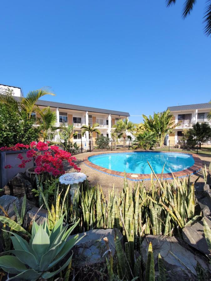 Tower Court Motel - Adults Only Haven Hervey Bay Exteriör bild