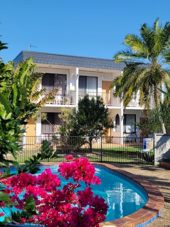 Tower Court Motel - Adults Only Haven Hervey Bay Exteriör bild