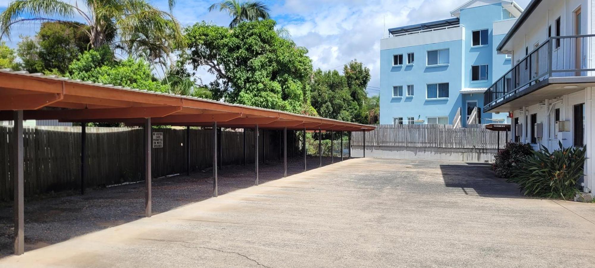 Tower Court Motel - Adults Only Haven Hervey Bay Exteriör bild