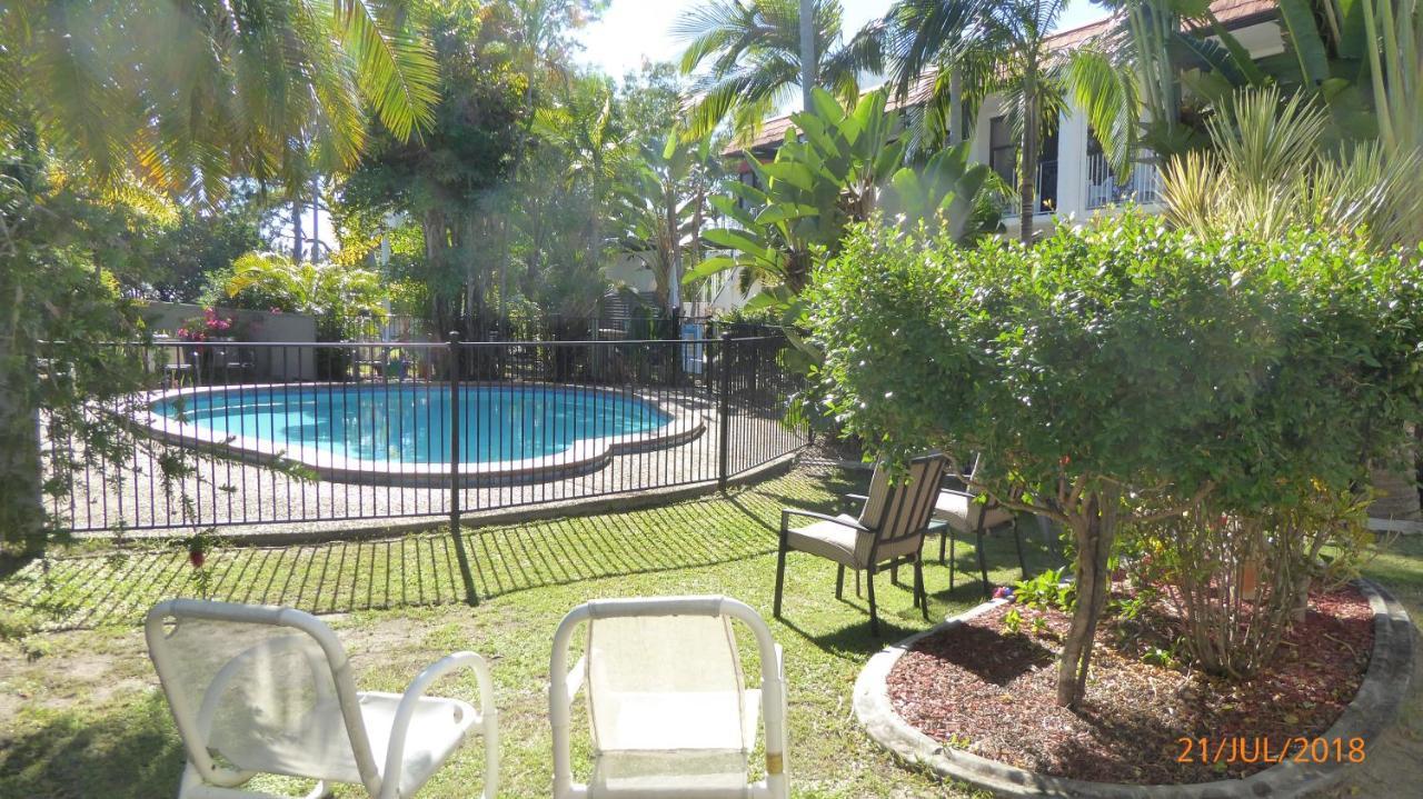 Tower Court Motel - Adults Only Haven Hervey Bay Exteriör bild