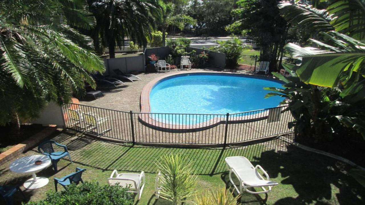 Tower Court Motel - Adults Only Haven Hervey Bay Exteriör bild